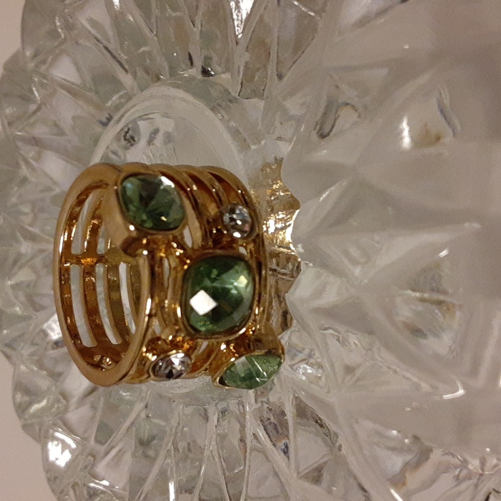 SET with Size 6 Brilliant Ivy Layered Ring with Green Drop Earrings $12 Goldtone - Picture 8 of 10